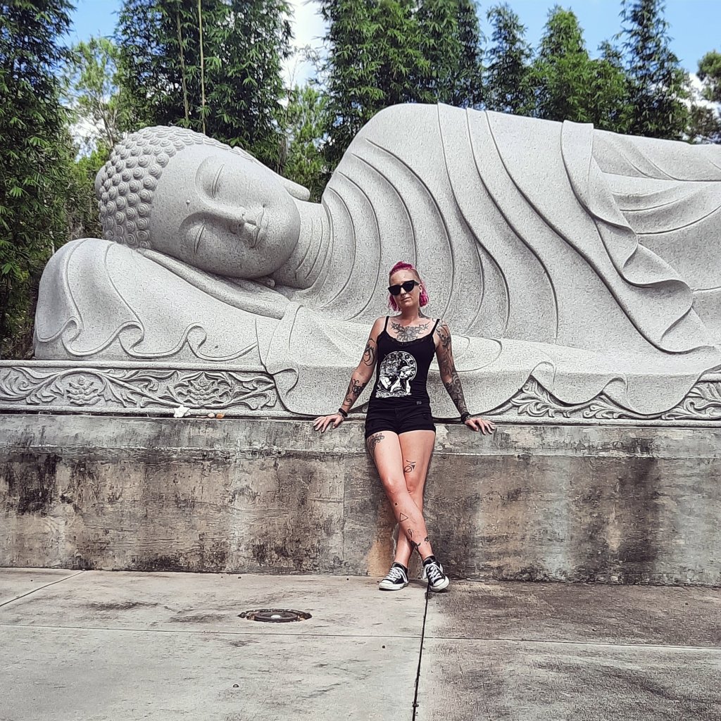 Kae Audhild visiting White Sands Buddhist Center October 2021