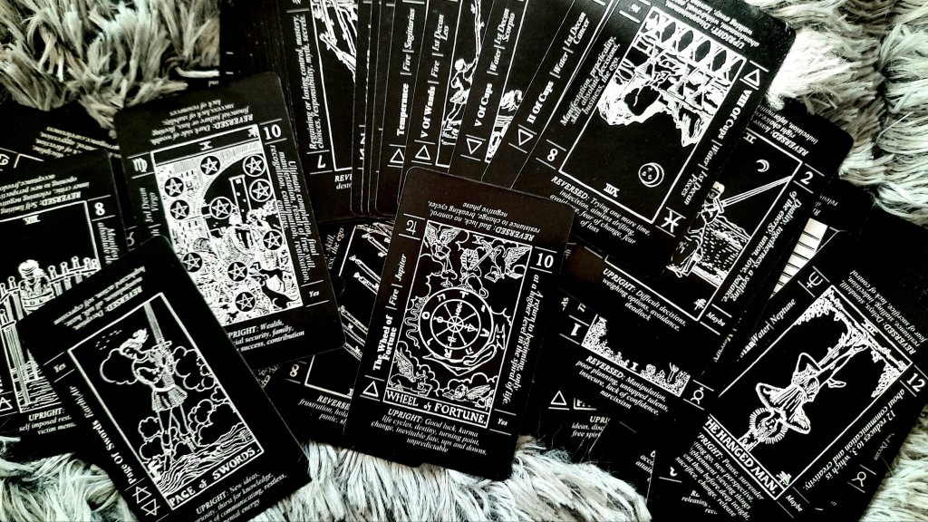 Sincerez black and white tarot deck for both new and experienced users, no instructions needed, meanings attributes printed on them, Kae Audhild intuitive tarot reader seer oracle light worker