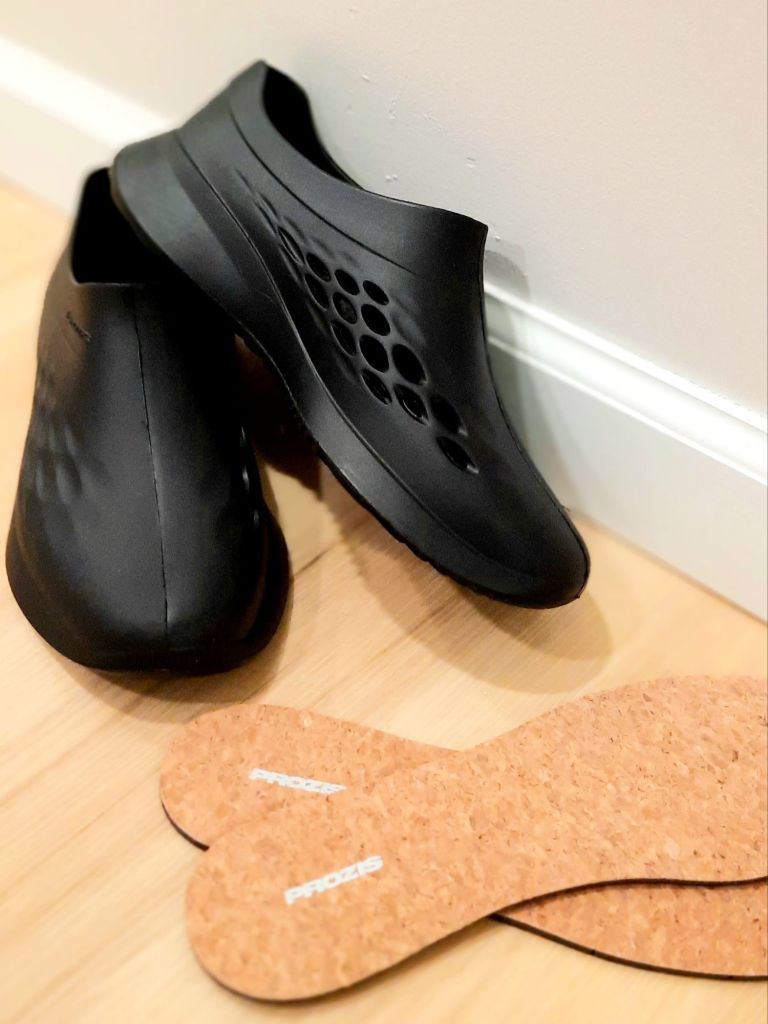Prozis Apex RVF sneakers with cork and foam inserts insoles activewear sports footwear recovery sneakers revofoam holy shoes, best recovery shoes for athletes, foot models feet, fitness sponsors, how do bloggers influencers get gifted free stuff