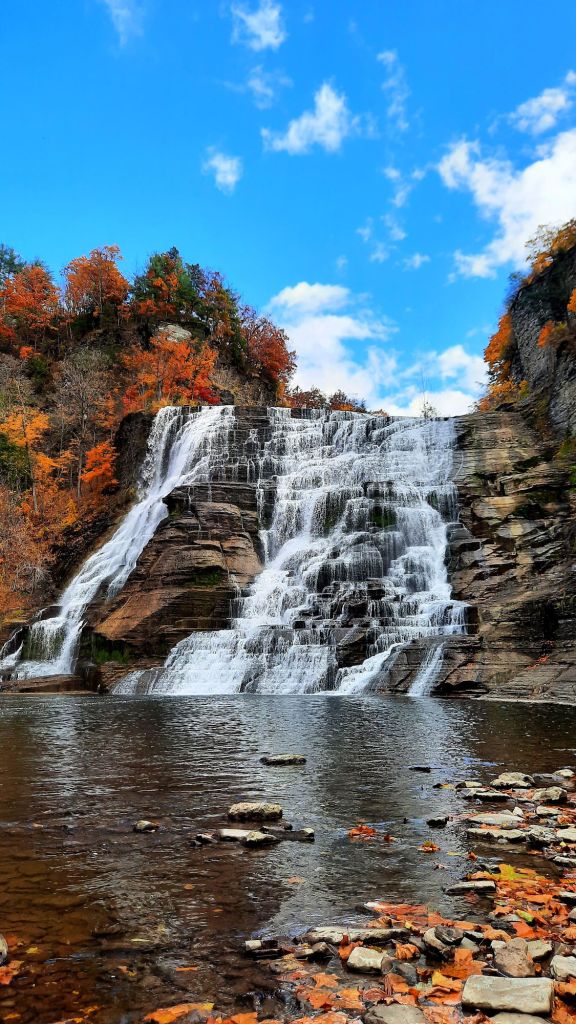 Ithaca Falls in October 2024 autumn foliage photo by Kae Audhild lifestyle hiking travel adventure blogger