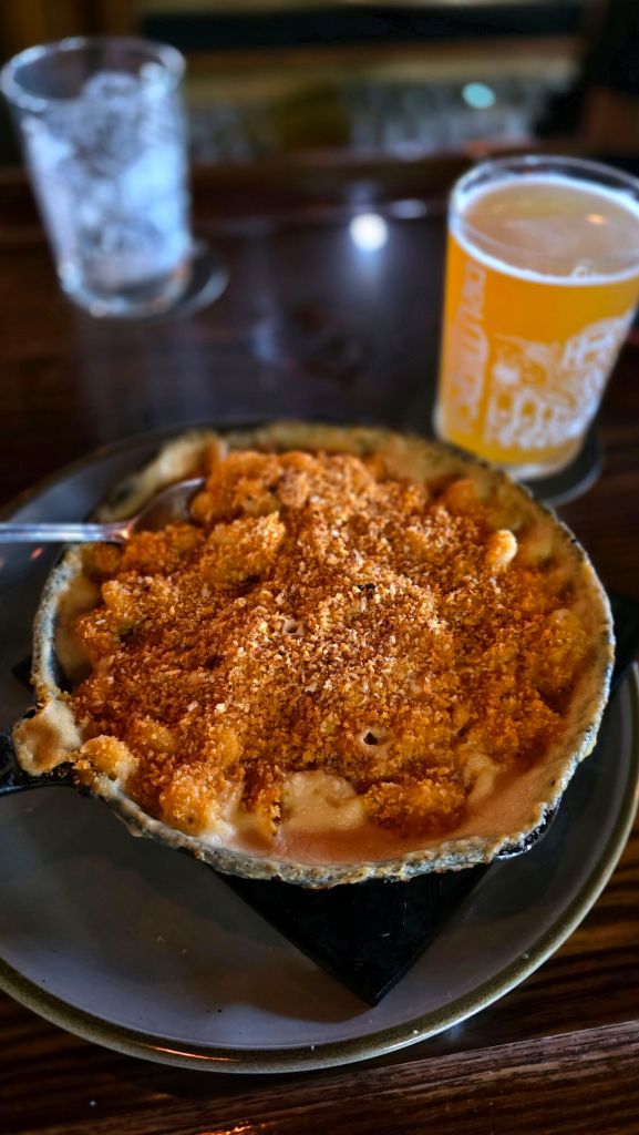 Druthers Mac (vegetarian) - seven cheese blend, cavatappi 