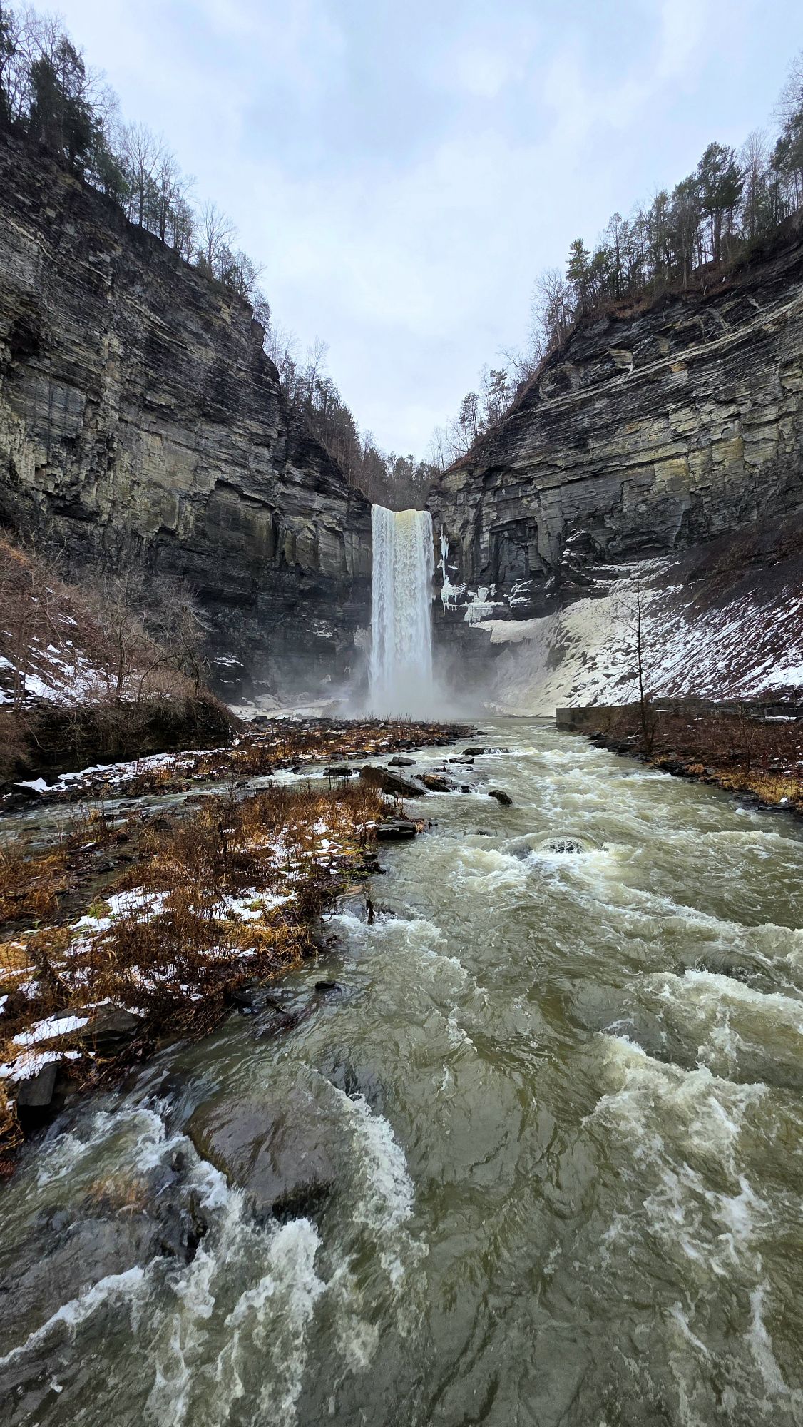 Winter Hiking at Taughannock Falls State Park (Trumansburg, NY)